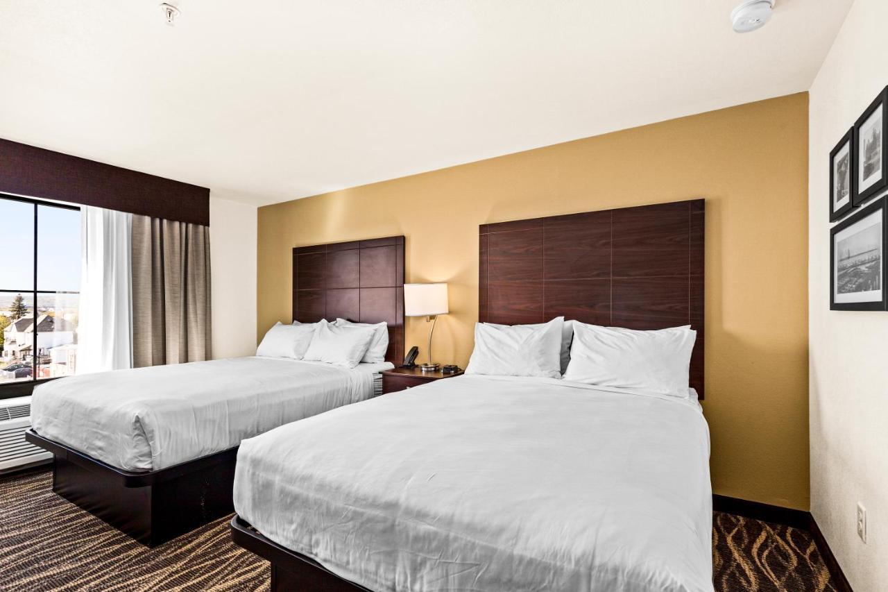 Cobblestone Hotel & Suites Superior Buitenkant foto