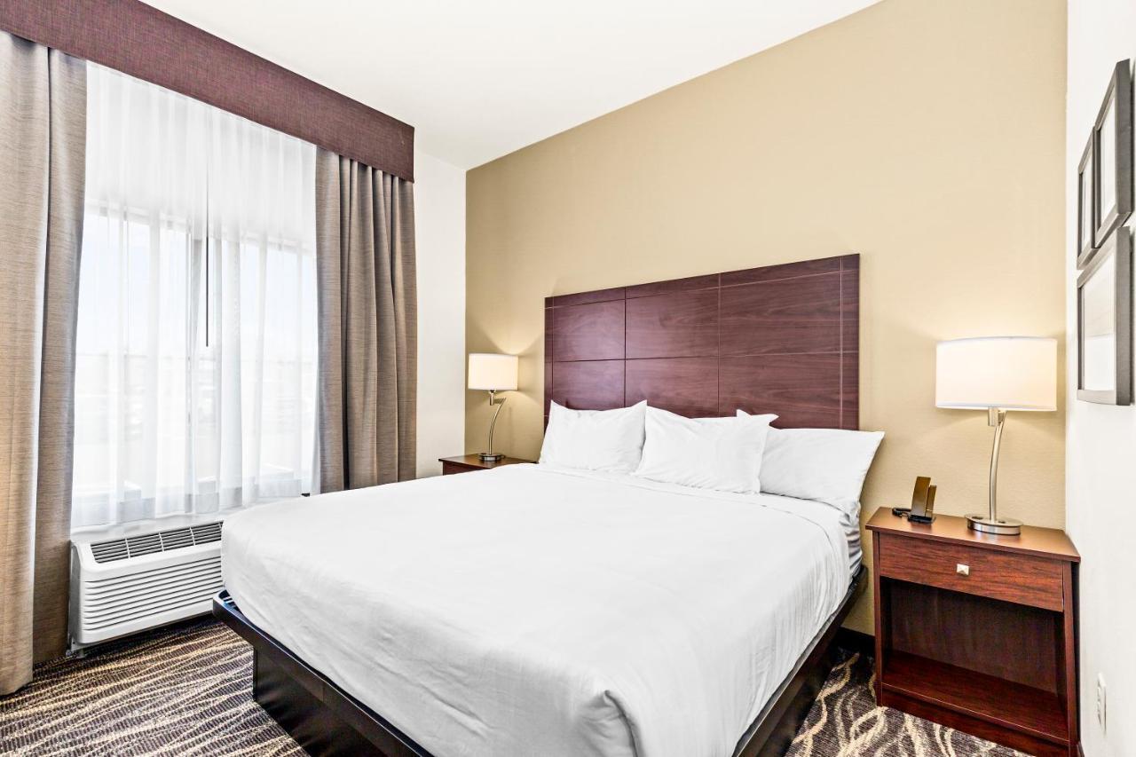 Cobblestone Hotel & Suites Superior Buitenkant foto